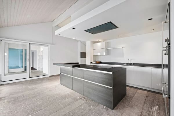 Immobilie in Walchwil - 4.5-Zimmer-Dachwohnung (190 m2) mit herrlicher Seesicht - Bild 1