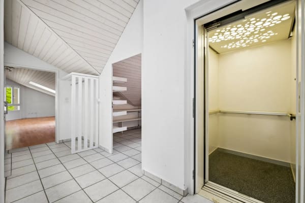 Immobilie in Walchwil - 4.5-Zimmer-Dachwohnung (190 m2) mit herrlicher Seesicht - Bild 3