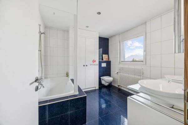 Immobilie in Riedern - Wohntraum mit Pool und Bergsicht - Bild 10