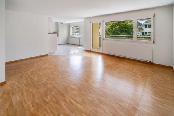 Immobilie in Reichenburg - 3.5 Zimmer Wohnung mit 71 m² mit Balkon und Lift in Reichenburg - Bild 2