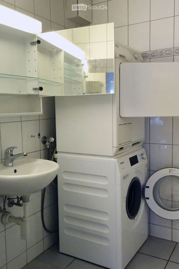 Immobilie in Bäriswil Be - Grosszügige 6.5-Zimmer-Galerie-Wohnung mit Kamin und Einstellhallenplatz in Bäriswil - Bild 13