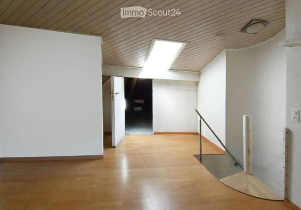Immobilie in Bäriswil Be - Grosszügige 6.5-Zimmer-Galerie-Wohnung mit Kamin und Einstellhallenplatz in Bäriswil - Bild 15