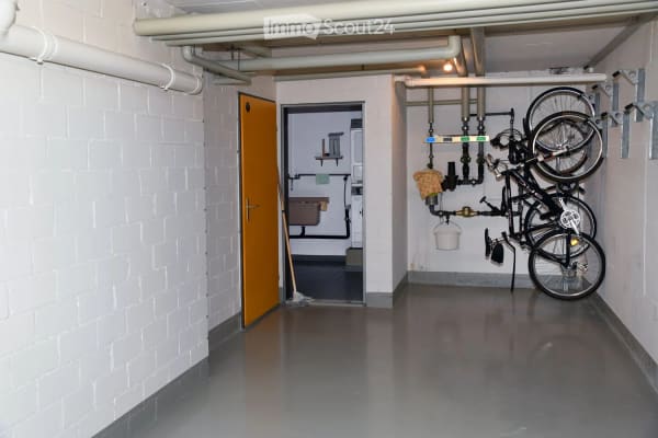 Immobilie in Bäriswil Be - Grosszügige 6.5-Zimmer-Galerie-Wohnung mit Kamin und Einstellhallenplatz in Bäriswil - Bild 20
