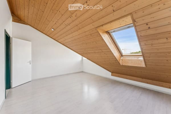 Immobilie in Schwarzenburg - Zentral wohnen, einziehen und wohlfühlen – 4.5-Zimmer-Dachwohnung mit Galerie - Bild 12