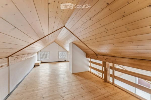 Immobilie in Schwarzenburg - Zentral wohnen, einziehen und wohlfühlen – 4.5-Zimmer-Dachwohnung mit Galerie - Bild 2