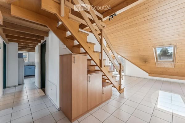 Immobilie in Schwarzenburg - Zentral wohnen, einziehen und wohlfühlen – 4.5-Zimmer-Dachwohnung mit Galerie - Bild 4