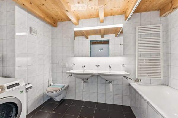 Immobilie in Schwarzenburg - Zentral wohnen, einziehen und wohlfühlen – 4.5-Zimmer-Dachwohnung mit Galerie - Bild 9