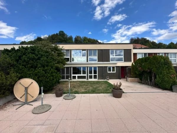 Immobilie in Dürnten - Charmantes 5.5-Zimmer-Terrassenhaus mit traumhafter Aussicht - Bild 0