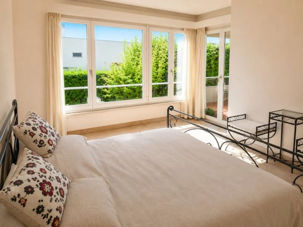 Immobilie in Ascona - 2.5 locali con terrazza, camino e piscina interna â€“ anche residenza secondaria - Bild 2