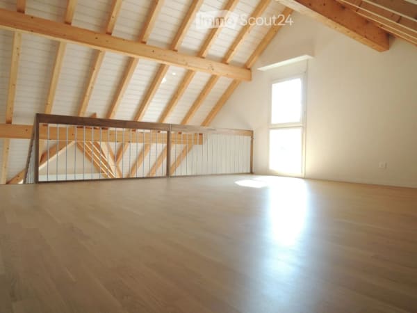 Immobilie in Lotzwil - Charmante 4.5-Zimmer-Dachwohnung in Lotzwil â€“ Wohnen mit Stil und Weitblick - Bild 1