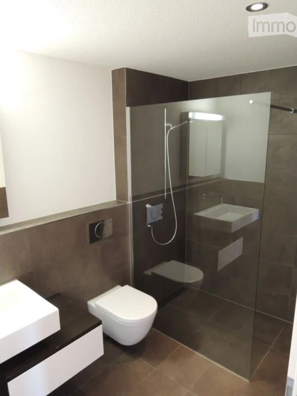 Immobilie in Lotzwil - Charmante 4.5-Zimmer-Dachwohnung in Lotzwil â€“ Wohnen mit Stil und Weitblick - Bild 4