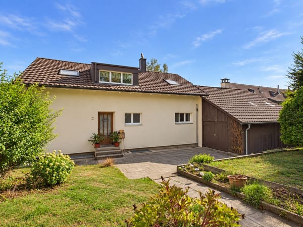 Immobilie in Olsberg - 6-Zimmer-Einfamilienhaus mit 1712m² Grundstück und grossem Entwicklungspotential - Bild 0