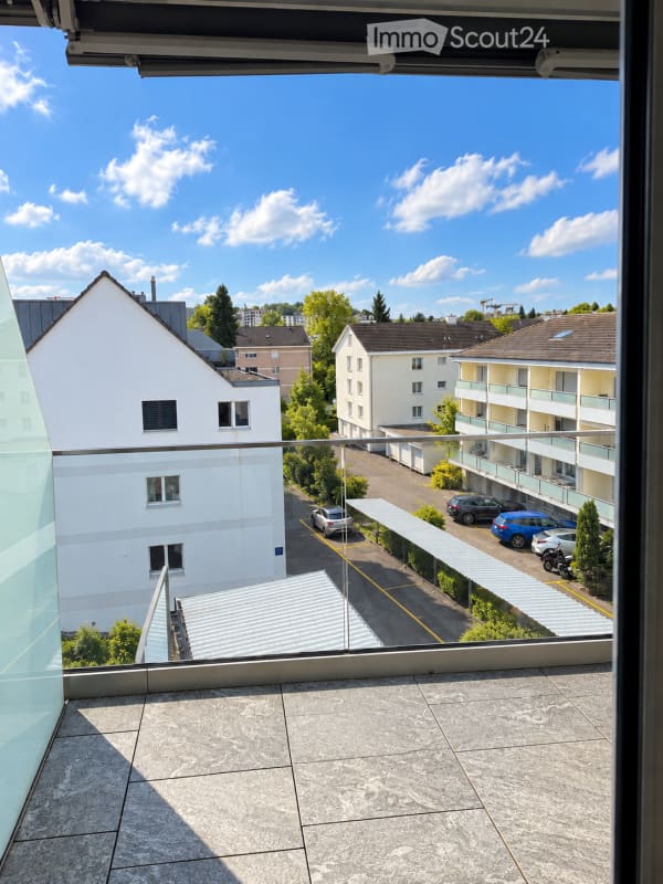 Immobilie in Kloten - Attraktive 4.5-Zimmer-Maisonette-Wohnung mit grosser Terrasse in Kloten - Bild 9