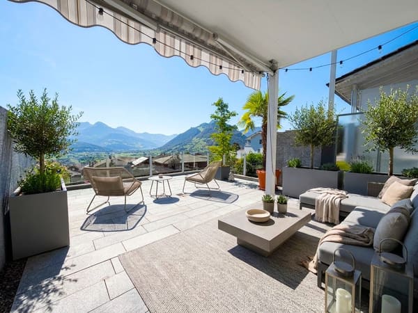 Immobilie in Schwyz - PANORAMABLICK ÃœBER DEN TALKESSEL SCHWYZ UND AUF DEN VIERWALDSTÃ„TTERSEE - Bild 0