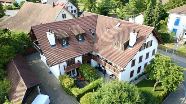 Immobilie in Birr - Neuwertige 4.5 Zimmer-Wohnung komplett kernsaniert! - Bild 0
