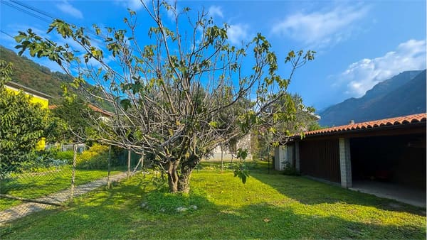 Immobilie in Riva San Vitale - Villa storica indipendente con ampio giardino e terreno edificabile - Bild 3
