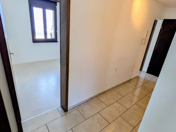 Immobilie in Dotzigen - Charmante renovierte 4-Zimmer-Wohnung mit Gemeinschaftspool/Sauna und Garage in Dotzigen - Bild 11