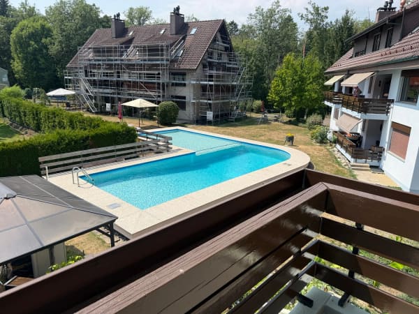 Immobilie in Dotzigen - Charmante renovierte 4-Zimmer-Wohnung mit Gemeinschaftspool/Sauna und Garage in Dotzigen - Bild 2