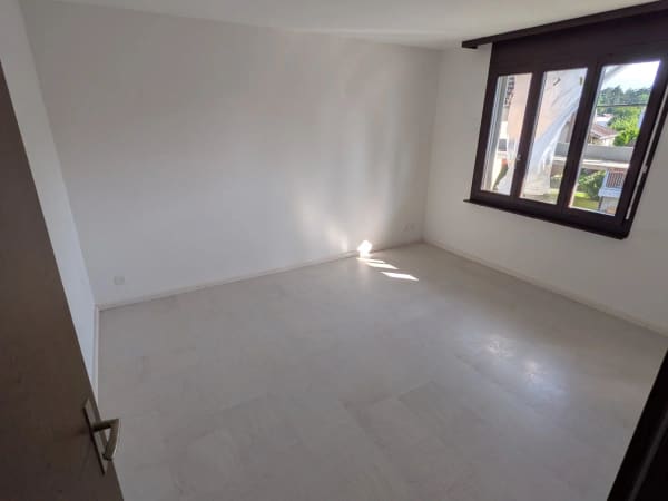 Immobilie in Dotzigen - Charmante renovierte 4-Zimmer-Wohnung mit Gemeinschaftspool/Sauna und Garage in Dotzigen - Bild 8