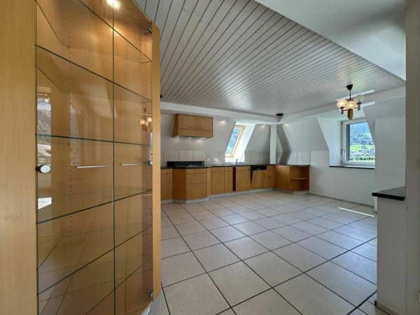 Immobilie in Linthal - 6 Zimmer Dachwohnung direkt beim Bahnhof Linthal - Bild 2