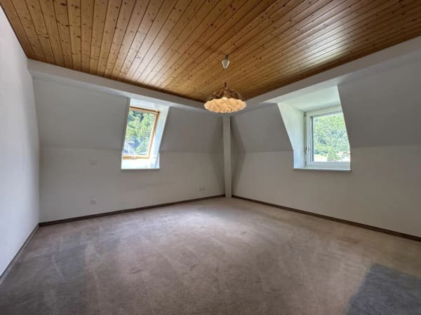 Immobilie in Linthal - 6 Zimmer Dachwohnung direkt beim Bahnhof Linthal - Bild 7