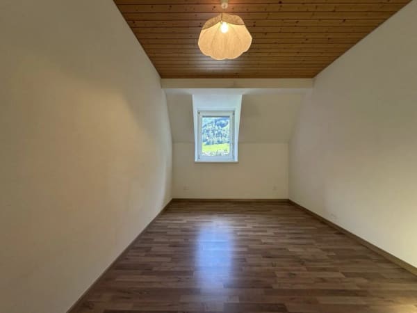 Immobilie in Linthal - 6 Zimmer Dachwohnung direkt beim Bahnhof Linthal - Bild 9