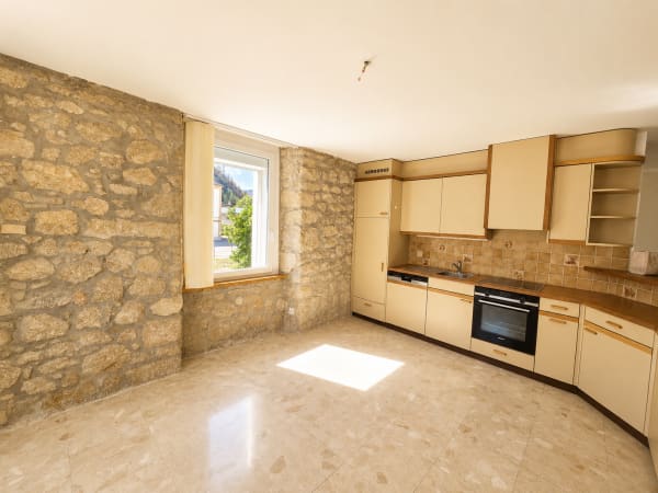 Immobilie in Fleurier - Spacieux appartement de 4,5 piÃ¨ces avec terrasse et ascenseur au centre de Fleurier - Bild 0