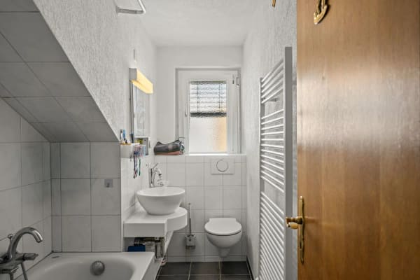 Immobilie in Egg - Zentral gelegene 3.5-Zimmerwohnung im Dachgeschoss für Privatnutzer oder Investoren - Bild 5