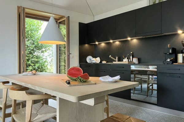 Immobilie in Comologno - "Architektur trifft Natur" - Modernes Wohnen im Valle Onsernone mit herrlicher Aussicht - Bestzustand / Erstwohnsitz - Bild 9