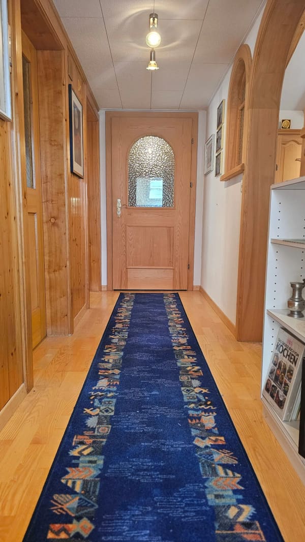 Immobilie in Trun - Charmante 2.5-Zimmer-Dachwohnung in Trun - Bild 11
