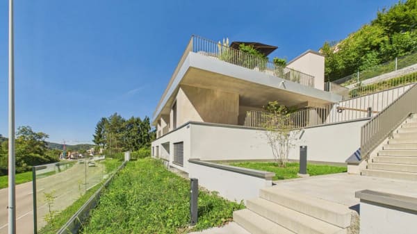 Immobilie in Birmensdorf Zh - GrosszÃ¼gige Duplex-Gartenwohnung mit viel Raum fÃ¼r eigene Ideen - Bild 0