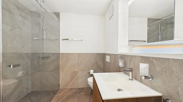 Immobilie in Birmensdorf Zh - GrosszÃ¼gige Duplex-Gartenwohnung mit viel Raum fÃ¼r eigene Ideen - Bild 8