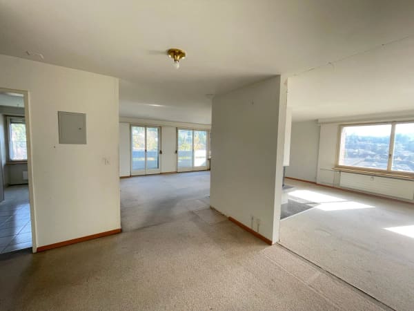 Immobilie in Therwil - GrosszÃ¼gige 6.5-Zimmer-Wohnung mit attraktiver Weitsicht - Bild 2