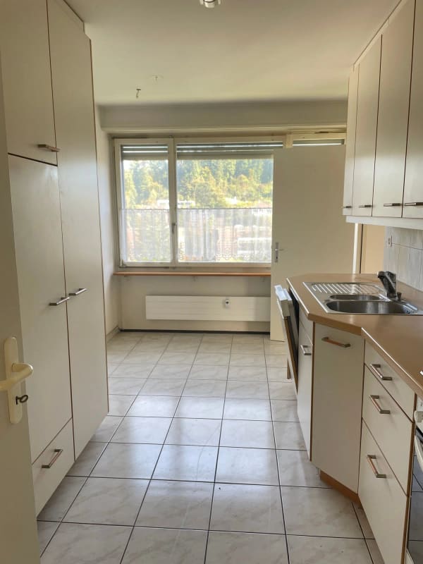 Immobilie in Therwil - GrosszÃ¼gige 6.5-Zimmer-Wohnung mit attraktiver Weitsicht - Bild 5