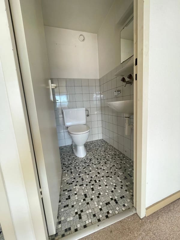 Immobilie in Therwil - GrosszÃ¼gige 6.5-Zimmer-Wohnung mit attraktiver Weitsicht - Bild 8