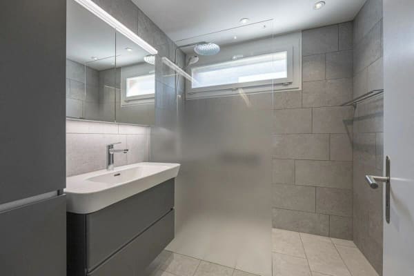 Immobilie in Kilchberg Zh - Sonnige 3.5-Zimmer-Wohnung mit Bergsicht & Garagenplatz - Bild 4