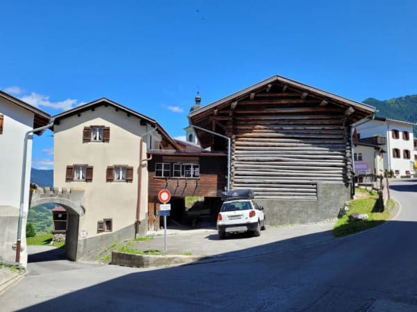 Immobilie in Mon - Wohnhaus mit Werkstatt und Stall in 7458 Mon (GR) - Bild 0