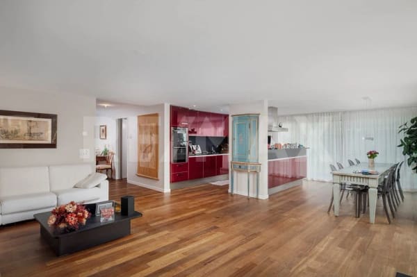Immobilie in Uerikon - Elegante 5.5-Zimmer-Terrassenwohnung nur wenige Schritte vom Zürichsee entfernt zu kaufen! - Bild 4