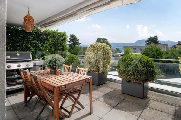 Immobilie in Uerikon - Elegante 5.5-Zimmer-Terrassenwohnung nur wenige Schritte vom Zürichsee entfernt zu kaufen! - Bild 9
