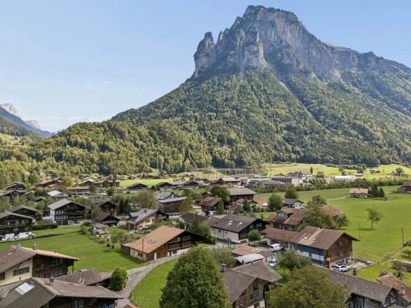 Immobilie in Innertkirchen - WunderschÃ¶n kernsaniertes 6 Zimmer Einfamilienhaus mit weitlÃ¤ufigem Garten - Bild 5