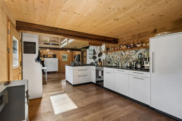 Immobilie in Innertkirchen - WunderschÃ¶n kernsaniertes 6 Zimmer Einfamilienhaus mit weitlÃ¤ufigem Garten - Bild 9