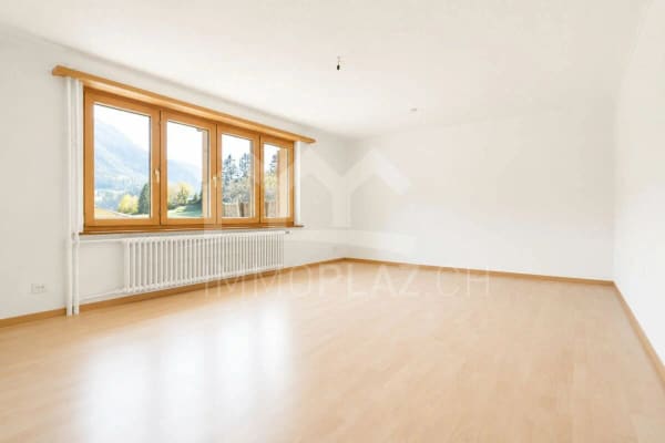 Immobilie in Tiefencastel - 4Â½ Zi.-Reihenhaus mit grossem Garten und schÃ¶ner Tal- und Bergsicht - Bild 2