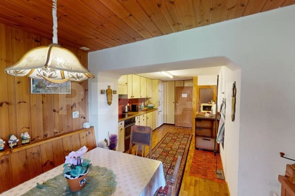 Immobilie in Seewis Prättigau - Einfamilienhaus mit Garage und Stallanbau - Bild 2