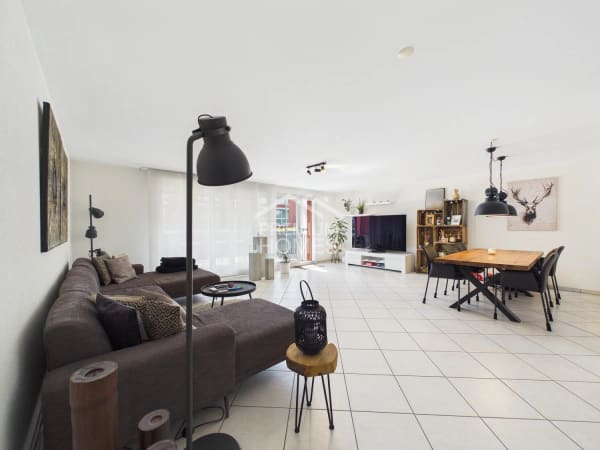 Immobilie in Aesch Bl - XXL-Balkon mit modernem WohngefÃ¼hl - Bild 1
