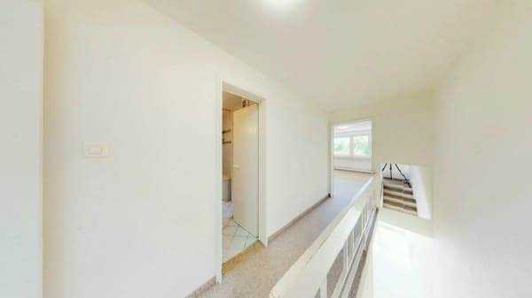 Immobilie in Eschlikon Tg - Wohnen auf zwei Ebenen! Charmante 3.5 Zimmer Maisonette mit Blick ins Grüne - Bild 14