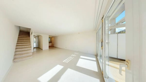 Immobilie in Eschlikon Tg - Wohnen auf zwei Ebenen! Charmante 3.5 Zimmer Maisonette mit Blick ins Grüne - Bild 2