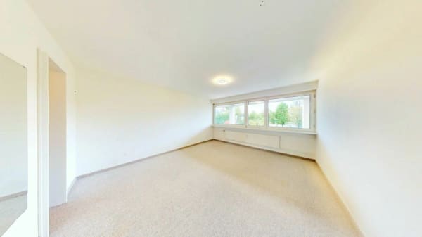 Immobilie in Eschlikon Tg - Wohnen auf zwei Ebenen! Charmante 3.5 Zimmer Maisonette mit Blick ins Grüne - Bild 6