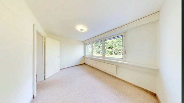 Immobilie in Eschlikon Tg - Wohnen auf zwei Ebenen! Charmante 3.5 Zimmer Maisonette mit Blick ins Grüne - Bild 8