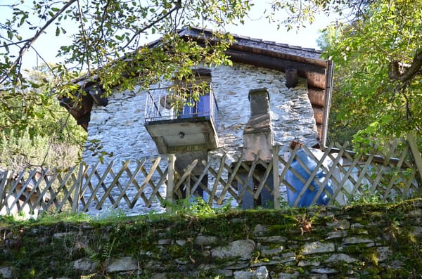 Immobilie in Golino - Rustico inmitten der Natur mit Land und schÃ¶ner Aussicht - Bild 1