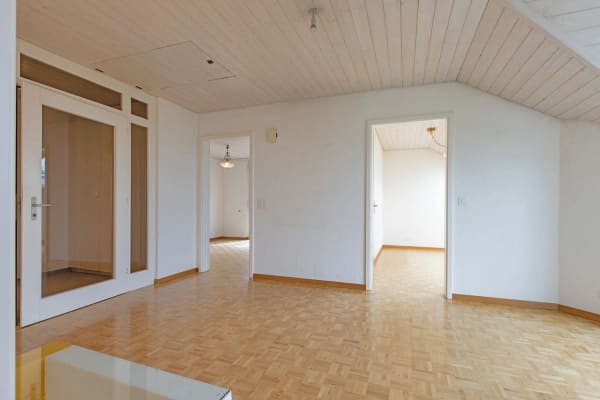 Immobilie in Farnern - Freistehendes 5.5-Zimmer Einfamilienhaus mit Weitsicht bis zu den Alpen - Bild 7
